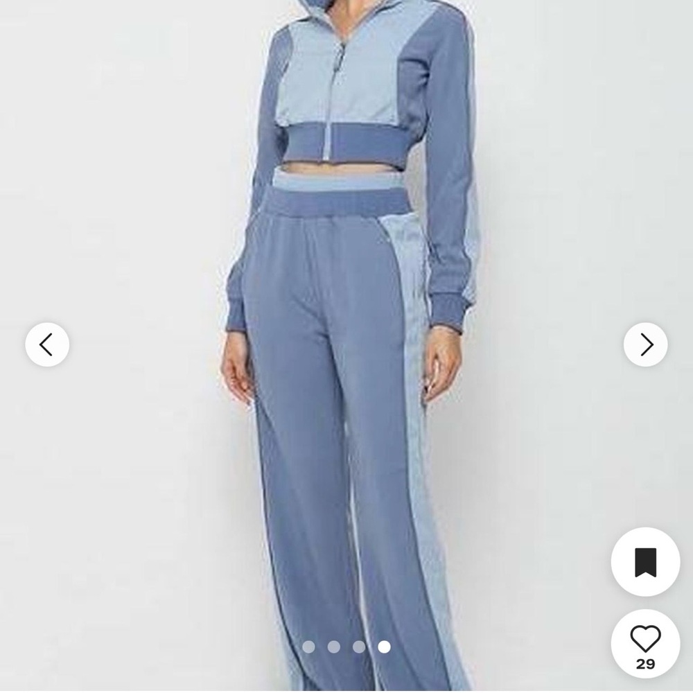 Maniere de Voir two pieces set. Blue and Gray